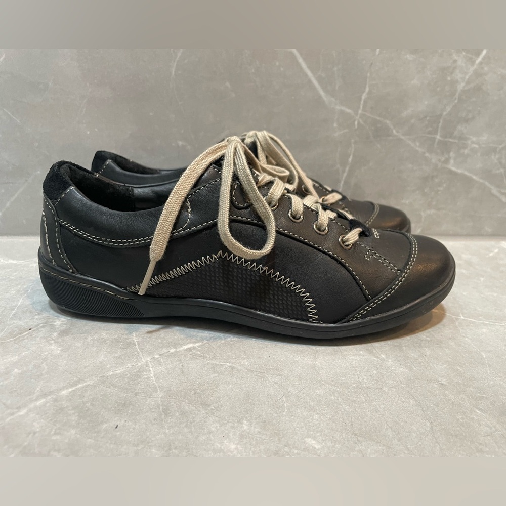 Clarks Black Leather Sneakers with Cream Laces - Picture 5 of 7